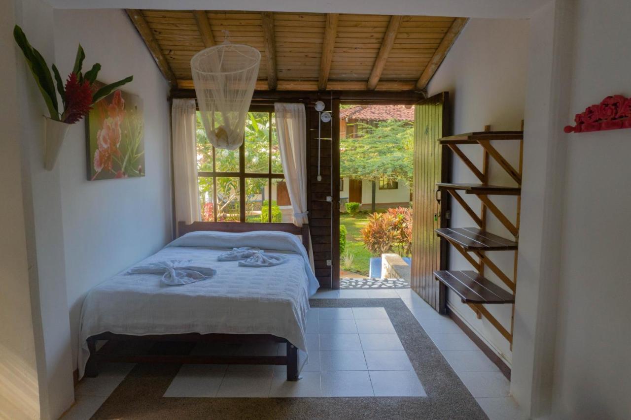Los Robles Capurgana Hotel Екстериор снимка