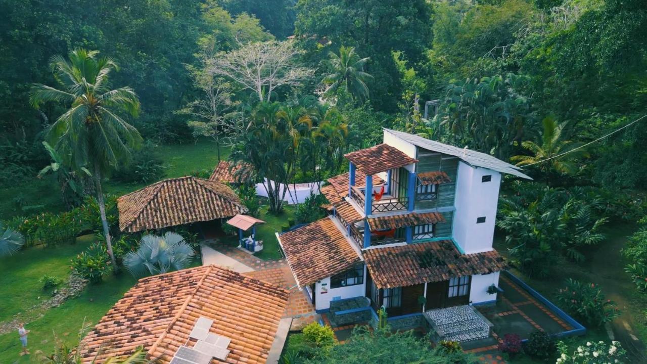 Los Robles Capurgana Hotel Екстериор снимка