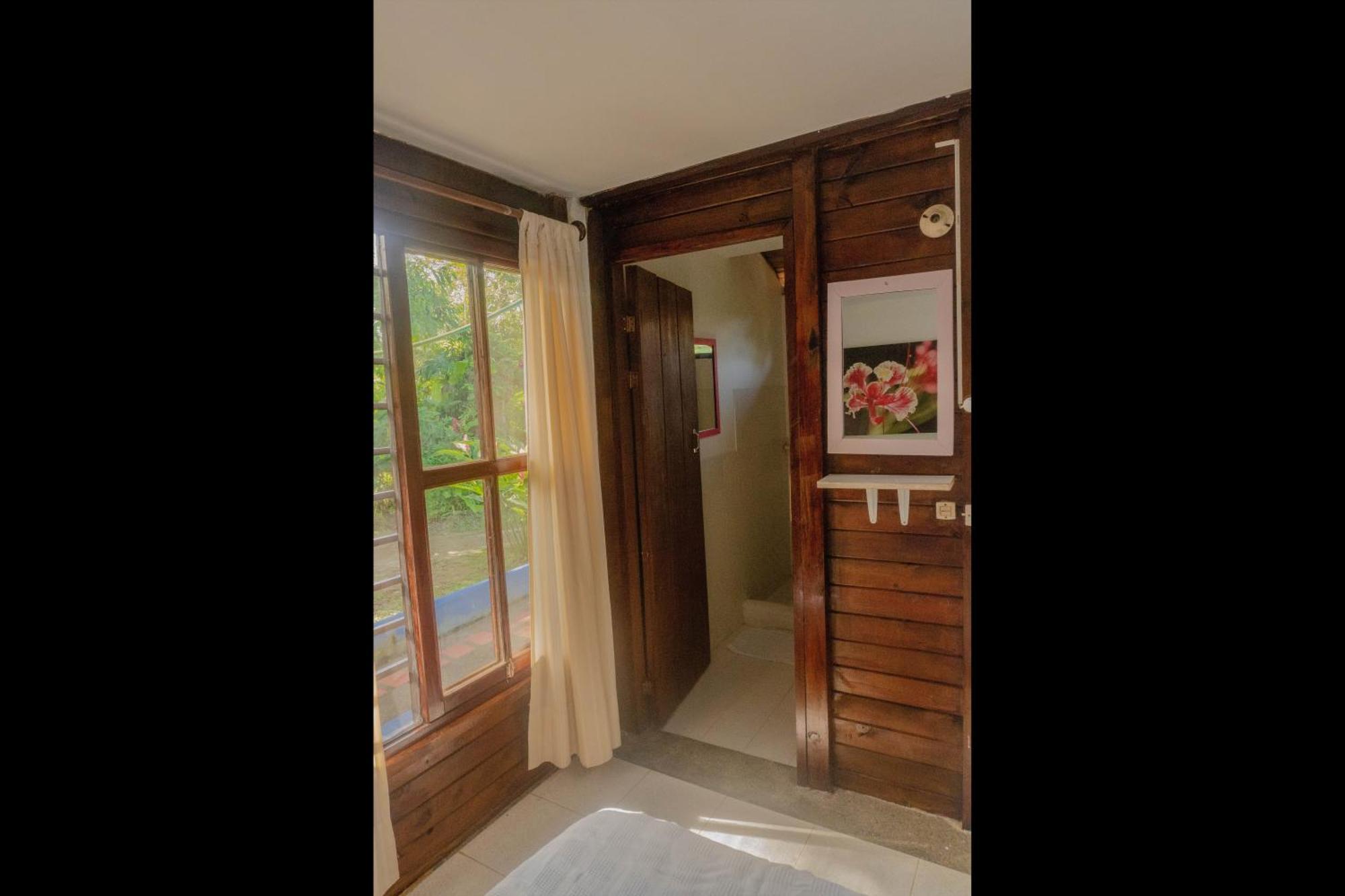 Los Robles Capurgana Hotel Стая снимка