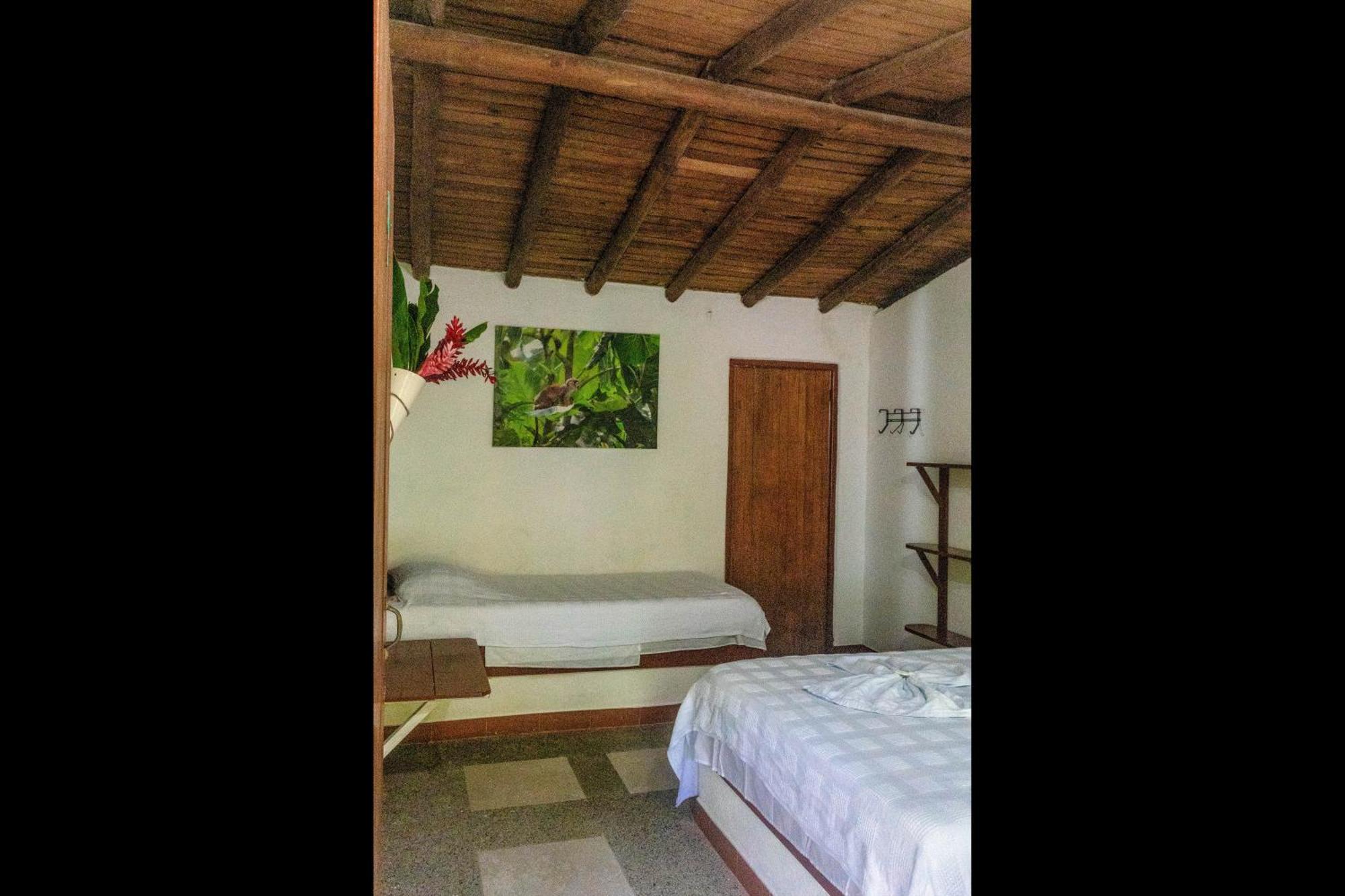Los Robles Capurgana Hotel Стая снимка